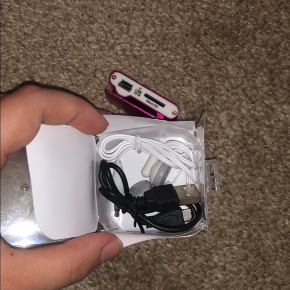 MP3 player - Picture 2 of 2